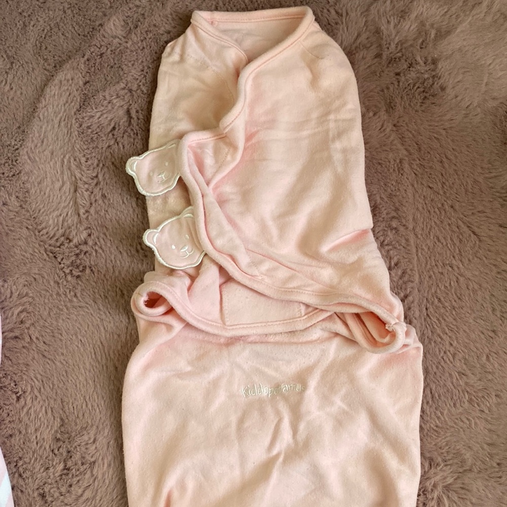 Kiddopotamus swaddle wrap small